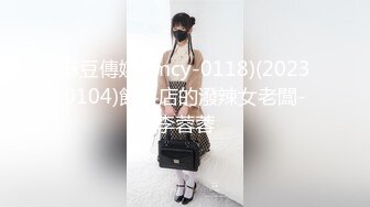  高颜值女神露脸让小哥在镜头前放肆蹂躏，吃奶玩逼道具捅菊花