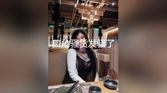   红裙美女换上制服居家操逼，扶着男友大屌吸吮，边舔边自摸骚逼，怼着小穴一下挺入