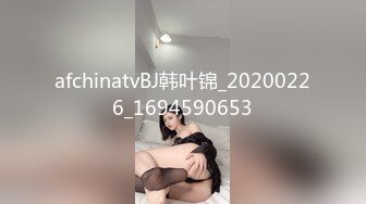 19岁美女大学生刷跑车加WEI进群大尺度自拍福利视频