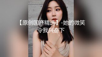 无人后继13百褶裙黑丝袜抄底