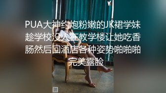 熟透了的老女人 特别有味道 戴着眼镜 骚的不行  风油精滴在假JJ上插逼 爽的不行快速抽插 流了好多白浆