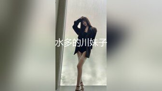 草地上的温柔性爱 (64dd3a63cd703)