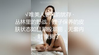 纸箱厂女厕蹲守蓝纱裙白高跟女神妹,被磨得无毛红嫩软唇看着想上