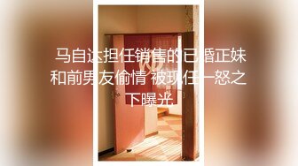 三十多岁如狼似虎极品美少妇,壹次约战4青壮男,嘴里吃壹个,两手各壹根