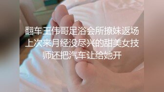 银发高挑极品身材人妖和俩猛男玩重口味爱爱前插后面毒龙舔屁眼粗大鸡巴双操菊喝尿爆射