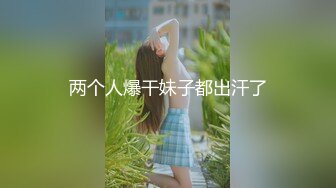 牛仔小美女跟小哥在家激情啪啪给狼友直播，全程露脸互动听指挥，让小哥舔逼口交大鸡巴，无套抽插高潮尿尿