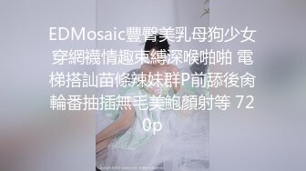 中年胖叔酒吧找了个年轻坐台小姐回家嫖宿六九舔鲍鱼热身腰部垫个枕头草用力过勐一会儿就累趴了