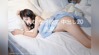 商场白色隔板全景后拍多位美女尿尿1 (1)