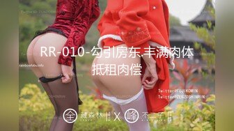 做爱高手舔屄的同时拿手指扣屄女人受不了