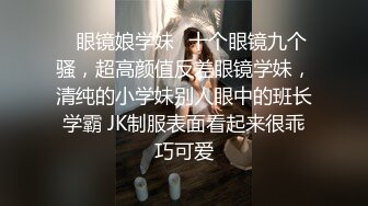 尹菲 一袭典雅多姿黑色吊裙 勾勒出别致诱人妩媚身姿