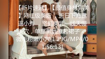 三十多岁如狼似虎极品美少妇,壹次约战4青壮男,嘴里吃壹个,两手各壹根