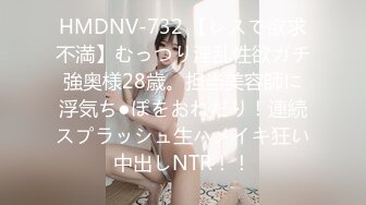 韵味美少妇一个在家吊带装很性感特写粉穴道具自慰双插