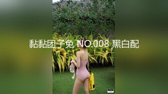 女上疯狂扭动近距离揉搓粉穴