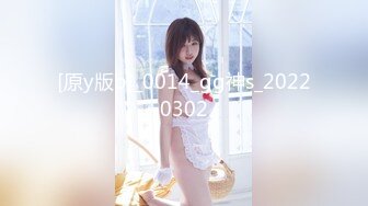 推特红人伪娘『小桜是只小母龙』COSPLAY初音未来泳装双视角慰菊撸射