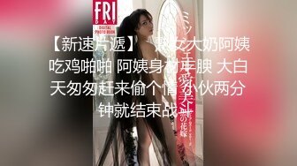 美女主播护士装家中自拍